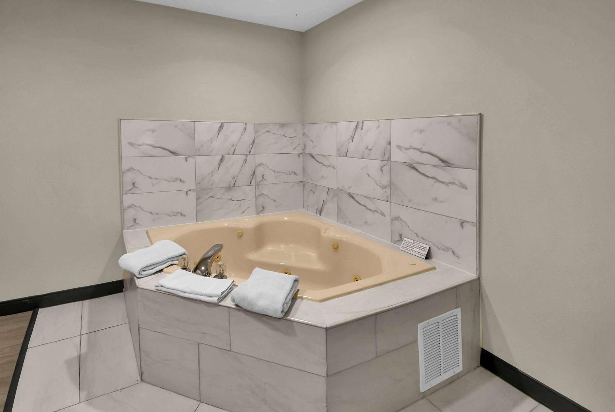 Baymont By Wyndham Zanesville Exteriér fotografie